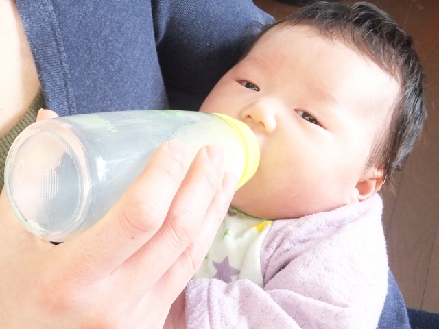 赤ちゃんの咳や鼻水が止まらない…病院の何科にどのタイミングで行けばいいの？